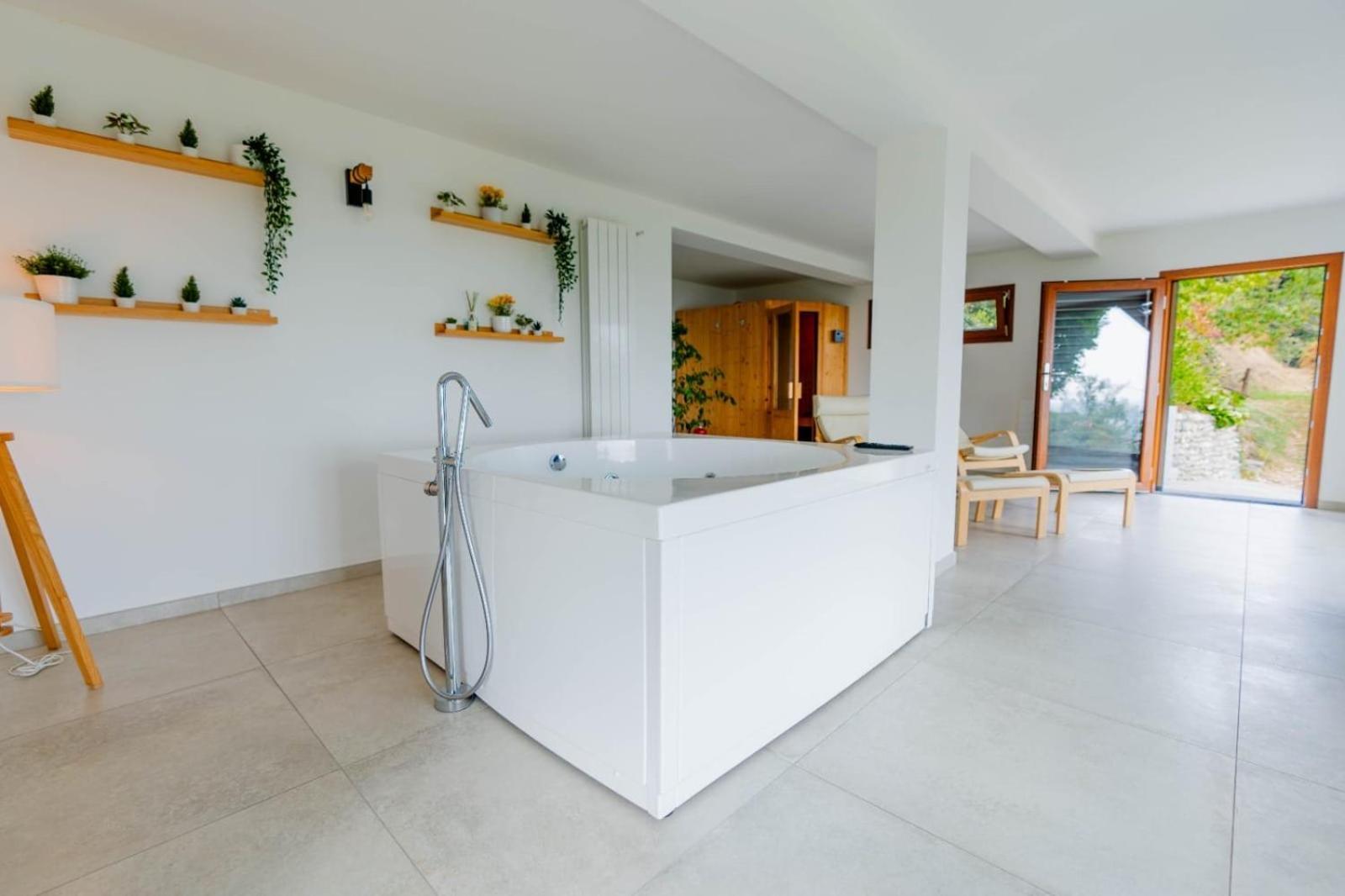 Chalet Sophie - Luxury Chalet Roletto Zewnętrze zdjęcie